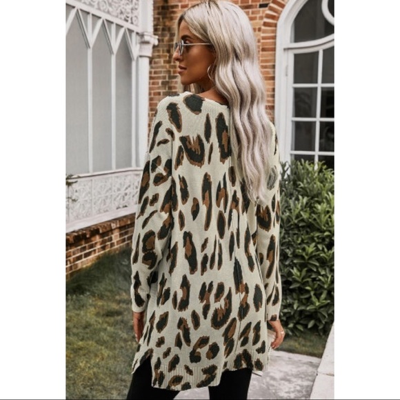 Oversized Leopard Print Light Sweater - Picture 3 of 4